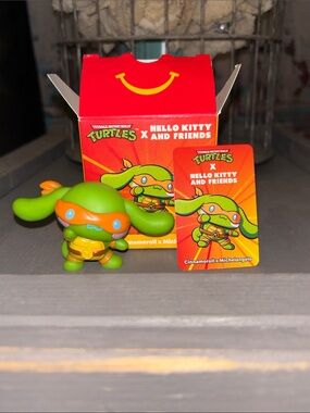 2025 Hello Kitty - Sanrio Cinnamon Roll Happy Meal toy TMNT -Michelangelo  NEW